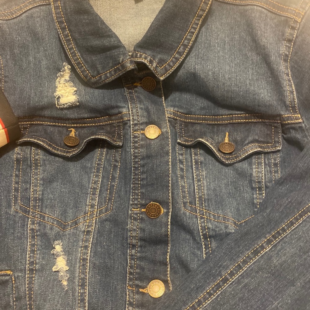 Jean jacket - Picture 7 of 10
